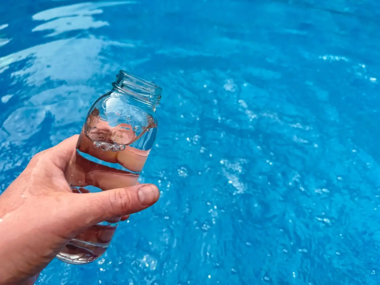 FADER environmental analysis for swimming pool water monitoring - FADER Umweltanalytik